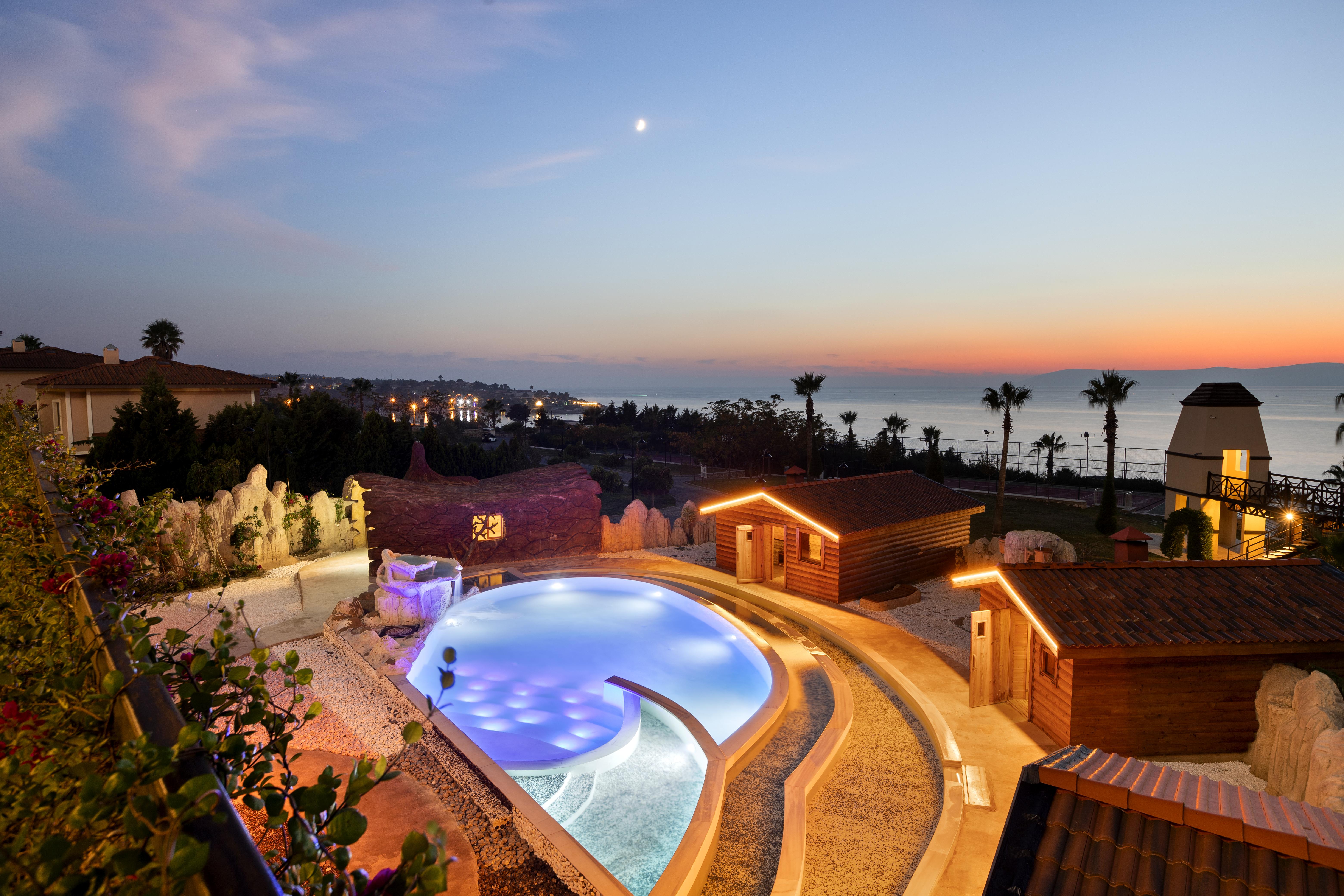 Royal Teos Thermal Resort Clinic & Spa - Halal Hotel Seferihisar Exterior photo